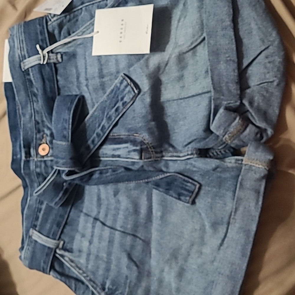 KANCAN belted shorts. Size 9/28.